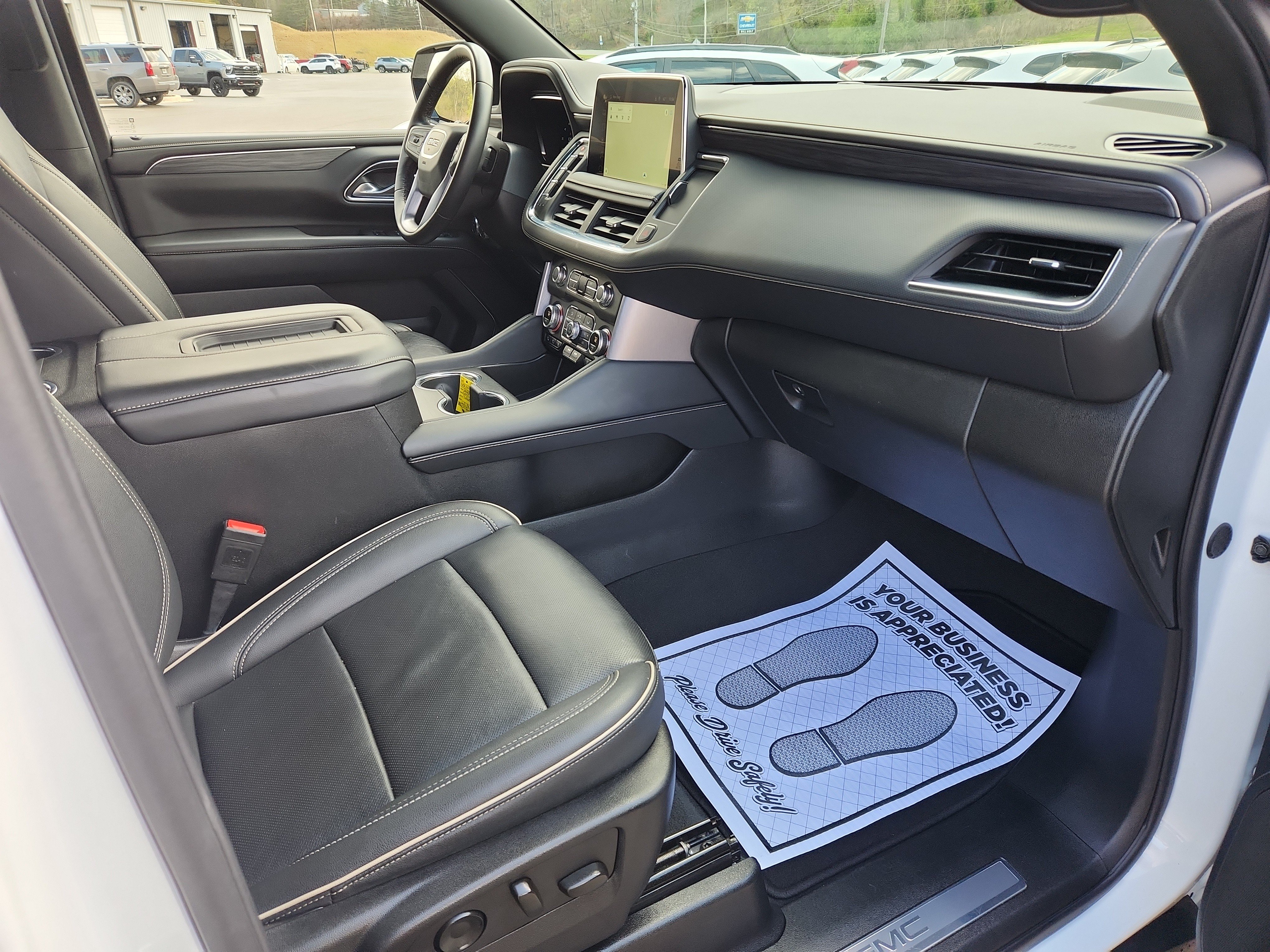 Used 2024 GMC Yukon SLT AWD/4WD image 40