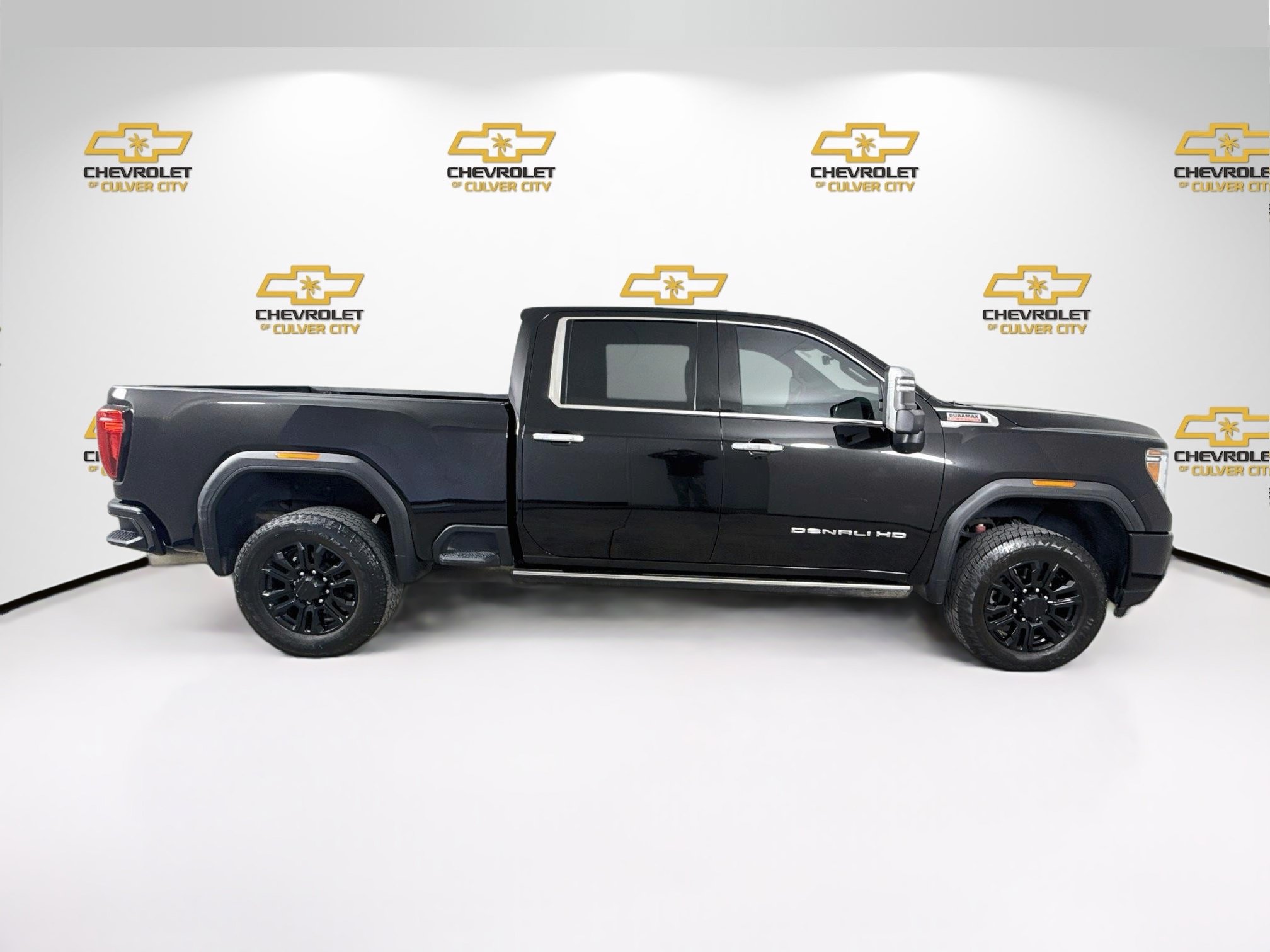 Used 2022 GMC Sierra 2500 Denali w/ Denali Black Diamond Edition AWD/4WD image 9