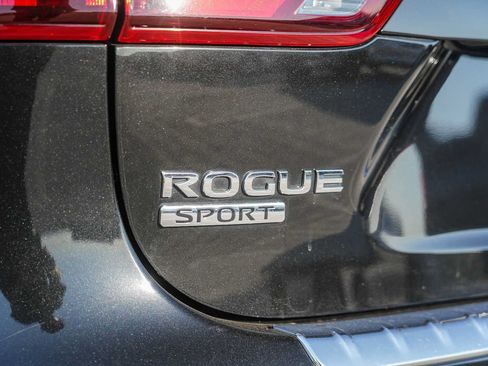Used 2019 Nissan Rogue Sport S w/ Appearance Package FWD image 10