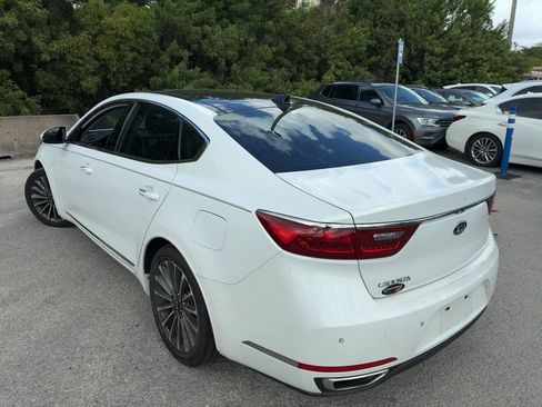 Used 2017 Kia Cadenza Technology image 3