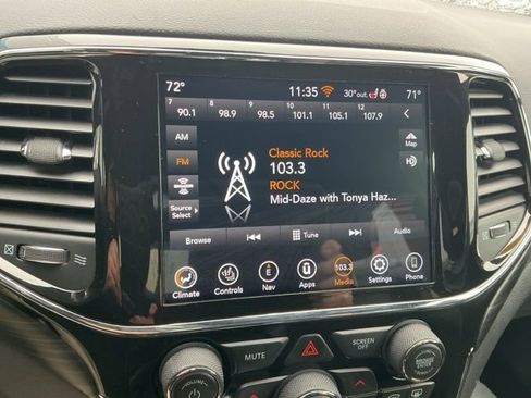 Used 2022 Jeep Grand Cherokee Laredo X image 16