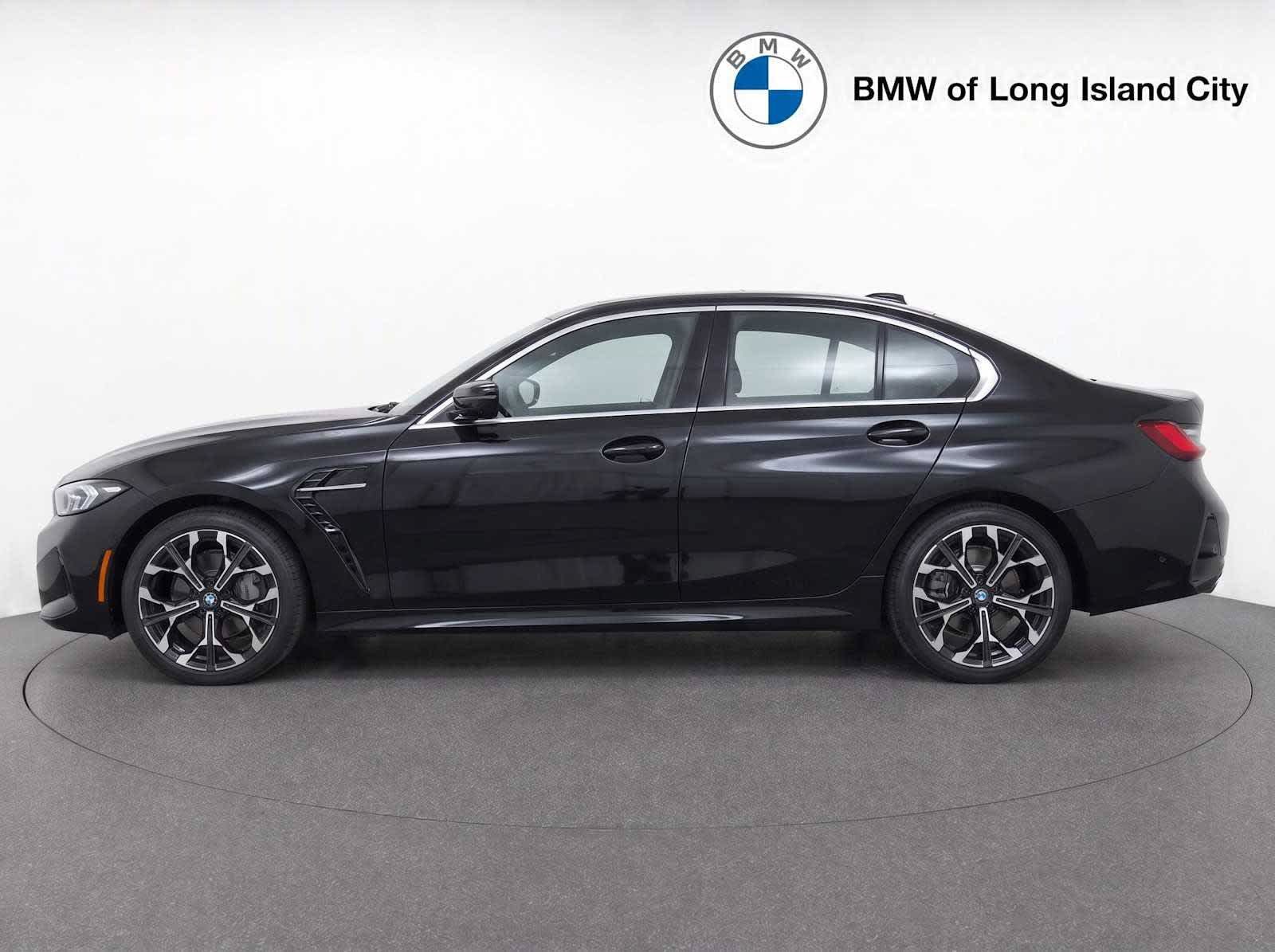 New 2026 BMW 330i xDrive Sedan w/ Premium Package AWD/4WD image 4