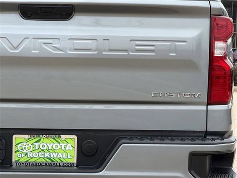 Used 2024 Chevrolet Silverado 1500 Custom image 10