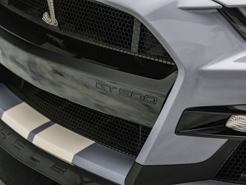 Used 2022 Ford Mustang Shelby GT500 w/ Carbon Fiber Track Pack RWD image 41