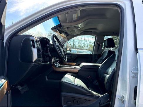 Used 2018 Chevrolet Silverado 1500 LTZ w/ LTZ Plus Package image 11