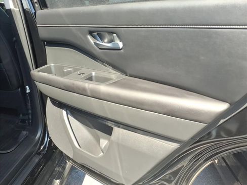 Used 2023 Nissan Pathfinder SL AWD/4WD image 14