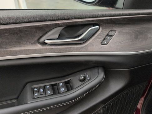 New 2025 Jeep Grand Cherokee L Limited w/ Luxury Tech Group II image 12