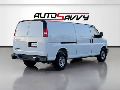 Used 2025 Chevrolet Express 2500 Extended w/ Driver Convenience Package image 7