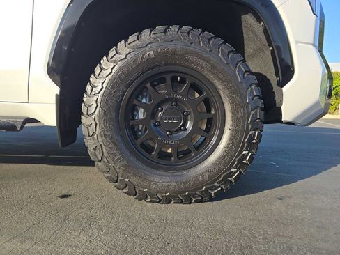 Used 2025 Toyota Tundra Platinum image 9