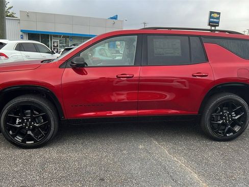 New 2026 Chevrolet Traverse RS w/ LPO, Floor Liner Package image 8