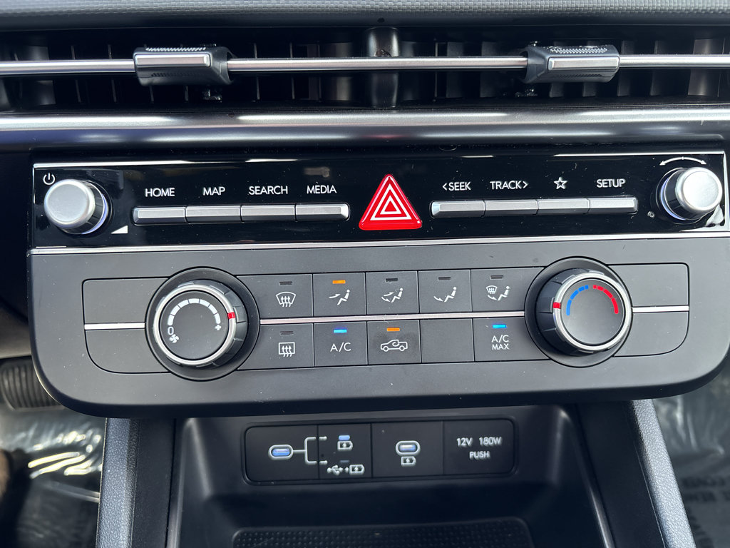 Certified 2025 Hyundai Santa Cruz SE AWD/4WD image 17