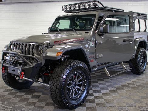 Used 2020 Jeep Gladiator Rubicon w/ Dual Top Group AWD/4WD image 11