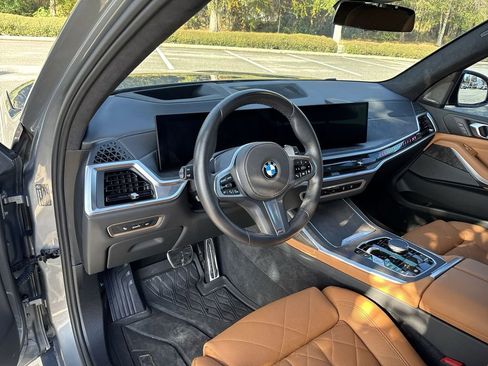 Certified 2025 BMW X7 xDrive40i w/ M Sport Package image 12