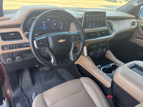Used 2023 Chevrolet Suburban Premier image 12