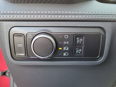 Used 2025 Ford Mustang GT Premium image 19