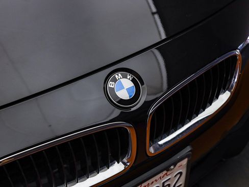 Used 2018 BMW 320i Sedan image 6