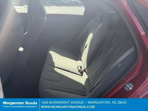 Used 2024 Hyundai Elantra SEL FWD image 24
