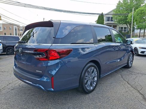 Used 2026 Honda Odyssey Touring image 4
