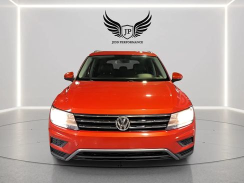 Used 2018 Volkswagen Tiguan SEL FWD image 2