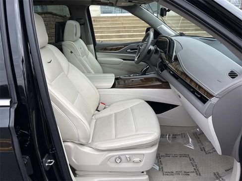 Used 2022 Cadillac Escalade ESV Premium Luxury Platinum image 11