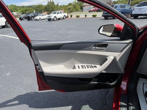 Used 2019 Hyundai Sonata SE FWD image 7
