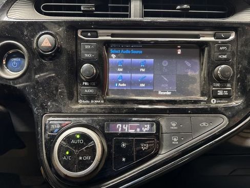 Used 2018 Toyota Prius C Three image 8