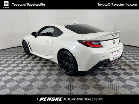 Used 2024 Toyota GR86 Premium image 3