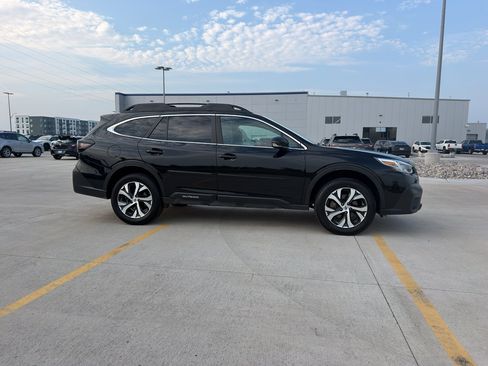 Used 2021 Subaru Outback Limited AWD/4WD image 4