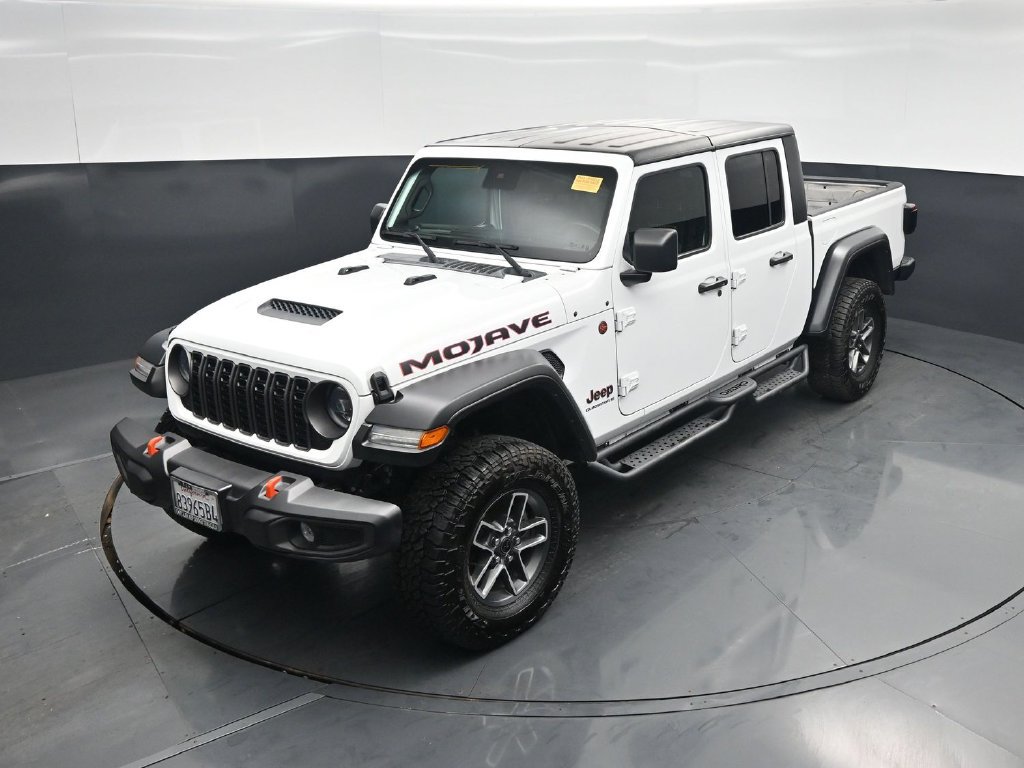 Used 2024 Jeep Gladiator Mojave AWD/4WD image 38