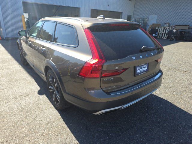 Used 2018 Volvo V90 T5 Cross Country w/ Convenience Package AWD/4WD image 2