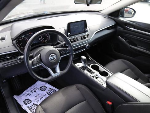 Used 2021 Nissan Altima 2.5 SV w/ SV Premium Package image 10