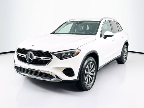 Used 2024 Mercedes-Benz GLC 300 image 3