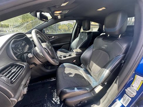 Used 2016 Chrysler 200 S w/ Navigation & Sound Group I image 19