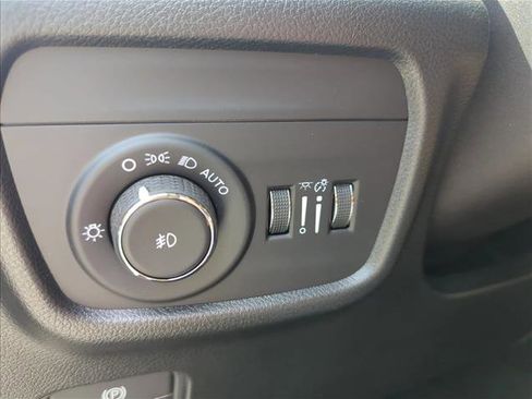 Used 2025 Jeep Grand Cherokee L Summit w/ Obsidian Package image 28