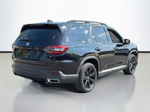 Used 2025 Honda Pilot Black Edition image 5