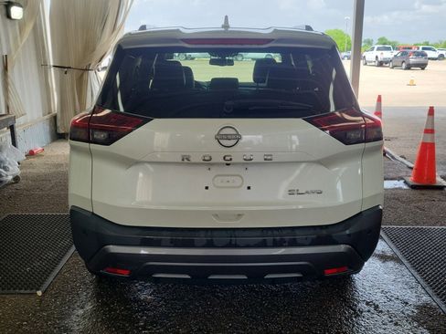 Used 2023 Nissan Rogue SL w/ SL Premium Package image 10
