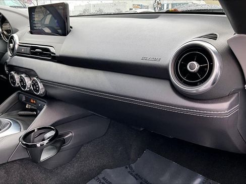 Used 2025 MAZDA MX-5 Miata Grand Touring w/ Weather Package image 16