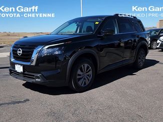 Used 2025 Nissan Pathfinder SV video 1