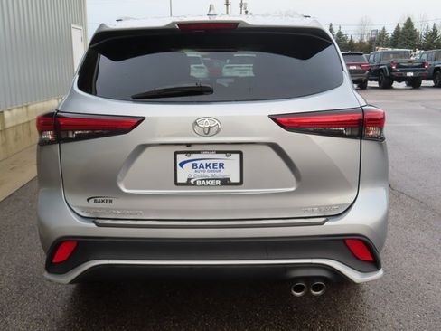 Used 2023 Toyota Highlander XSE image 10