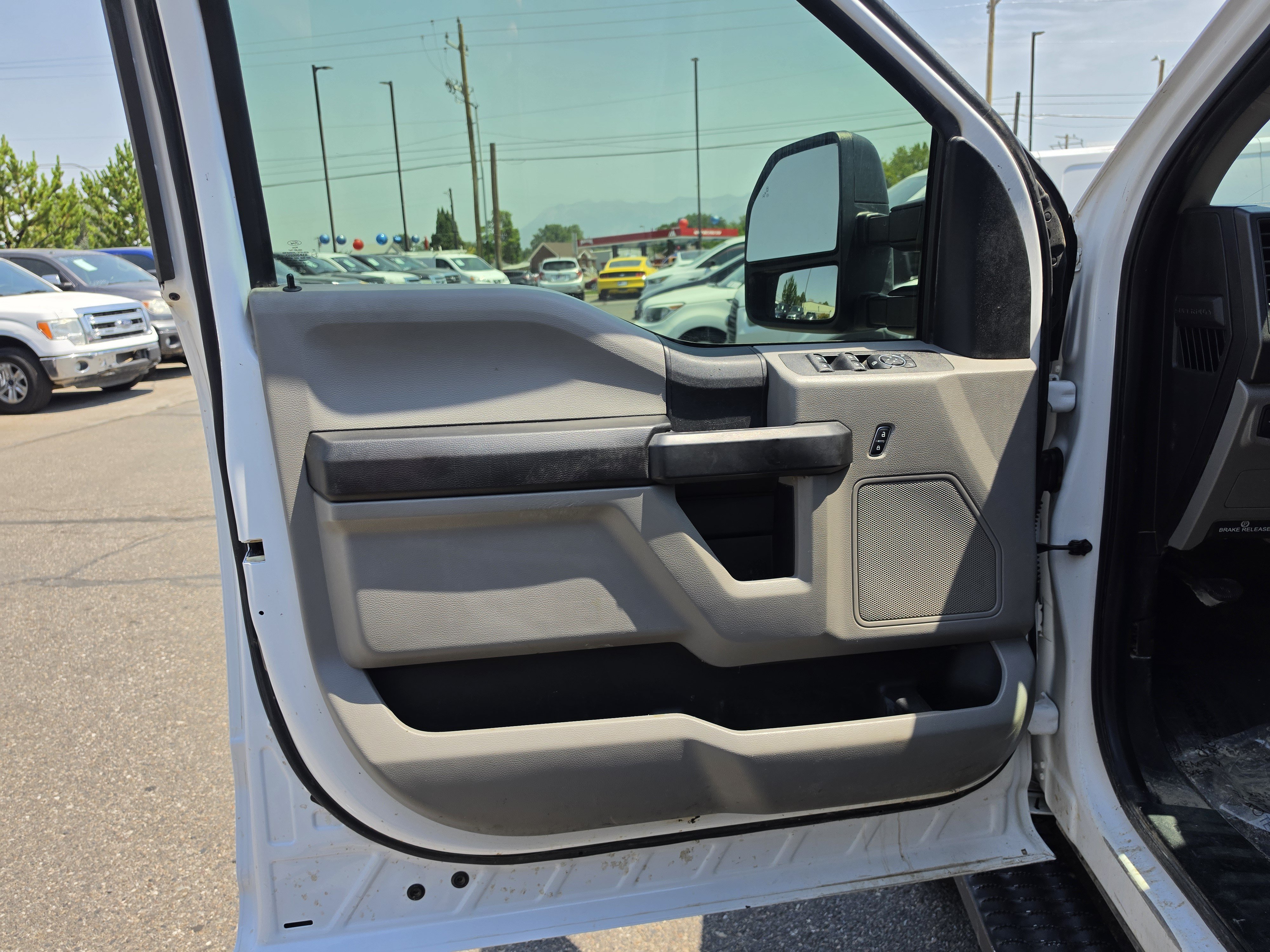 Used 2017 Ford F250 XL w/ Power Equipment Group AWD/4WD image 10