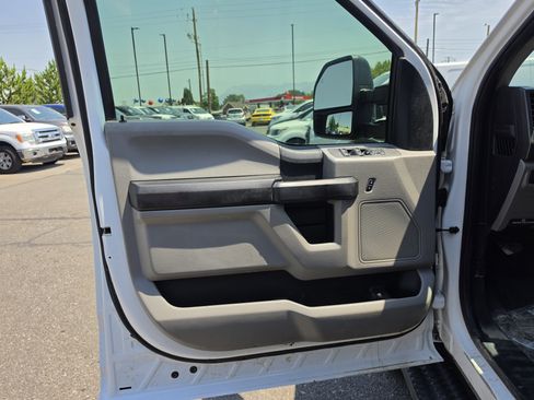 Used 2017 Ford F250 XL w/ Power Equipment Group AWD/4WD image 10