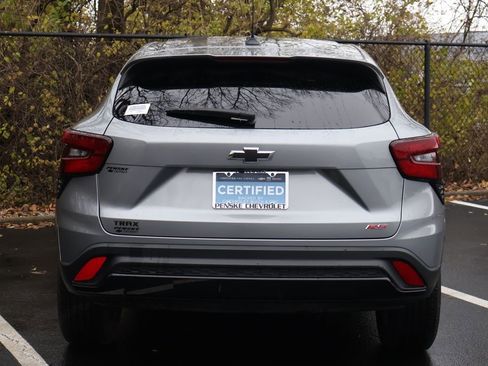 Used 2024 Chevrolet Trax RS image 8