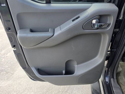Used 2012 Nissan Frontier SV w/ SV Premium Utility Pkg RWD image 20