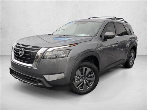 Used 2025 Nissan Pathfinder SV FWD image 1