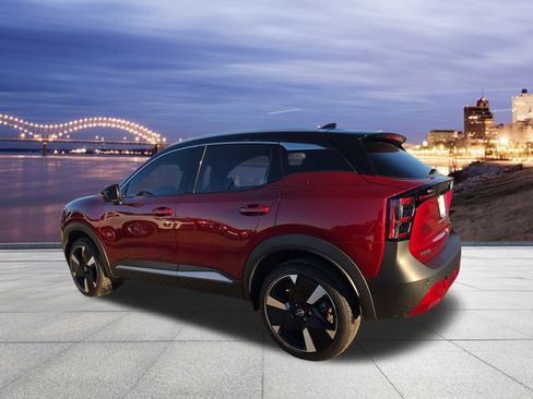 Used 2025 Nissan Kicks SR image 3