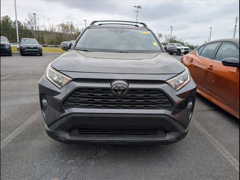 Used 2019 Toyota RAV4 XLE Premium image 3