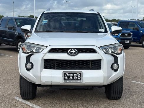 Used 2018 Toyota 4Runner SR5 RWD image 3