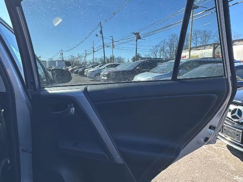 Used 2017 Toyota RAV4 XLE image 19