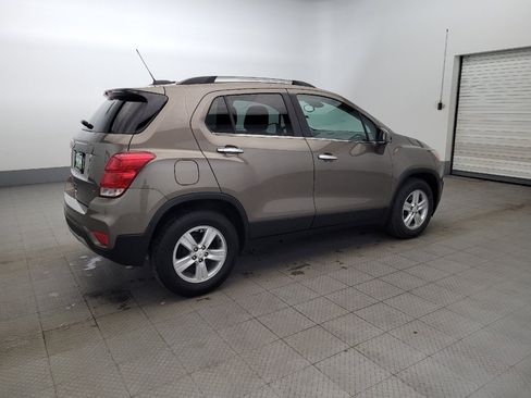 Used 2020 Chevrolet Trax LT w/ LT Convenience Package FWD image 10