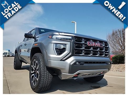 Used 2025 GMC Canyon AT4 w/ Nightfall Edition image 4